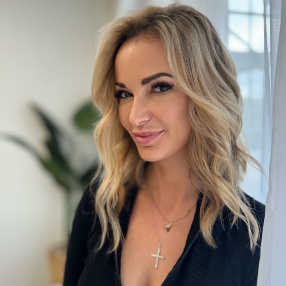 Meet your Posher, Catharine - Picture 1 of 1